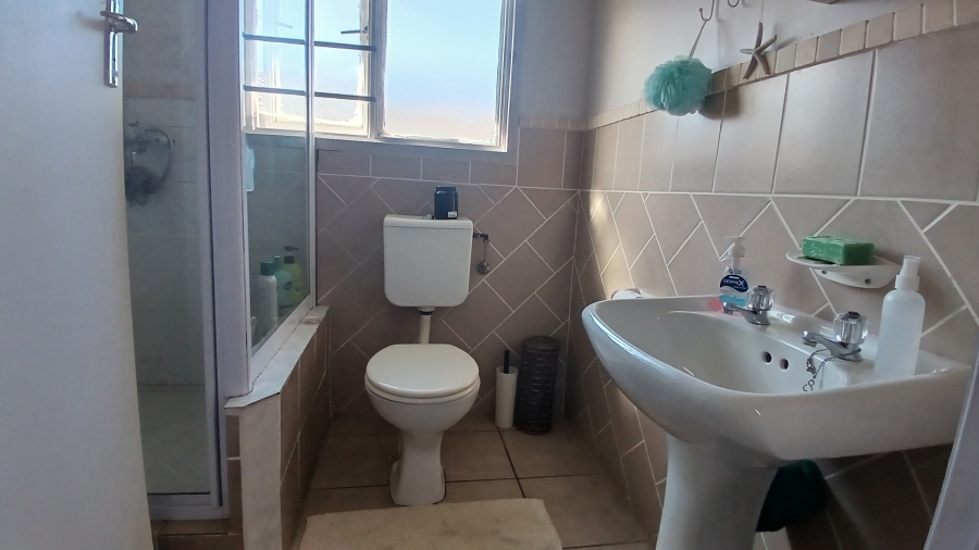 4 Bedroom Property for Sale in Sandbaai Western Cape